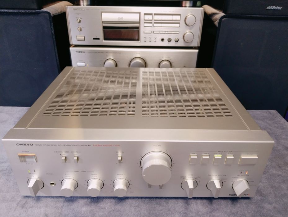 ONKYO Integra A-817GTR