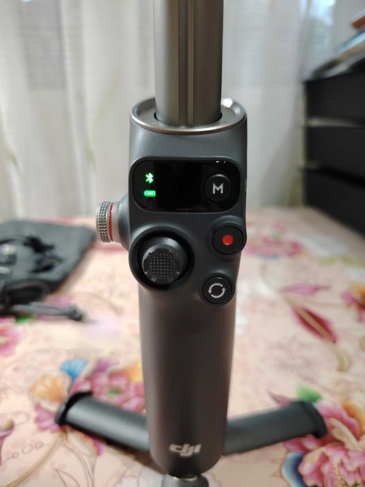 Stabilizator / Gimbal Smartphone DJI Osmo Mobile 7P – Ca Nou / Cutie Completă