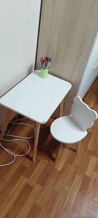 Продам столик со стульчиком