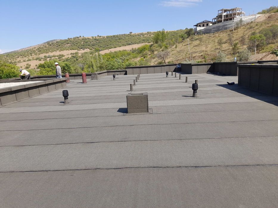 Ремонт Крыши.  Гидроизоляция котлована, фундамента.