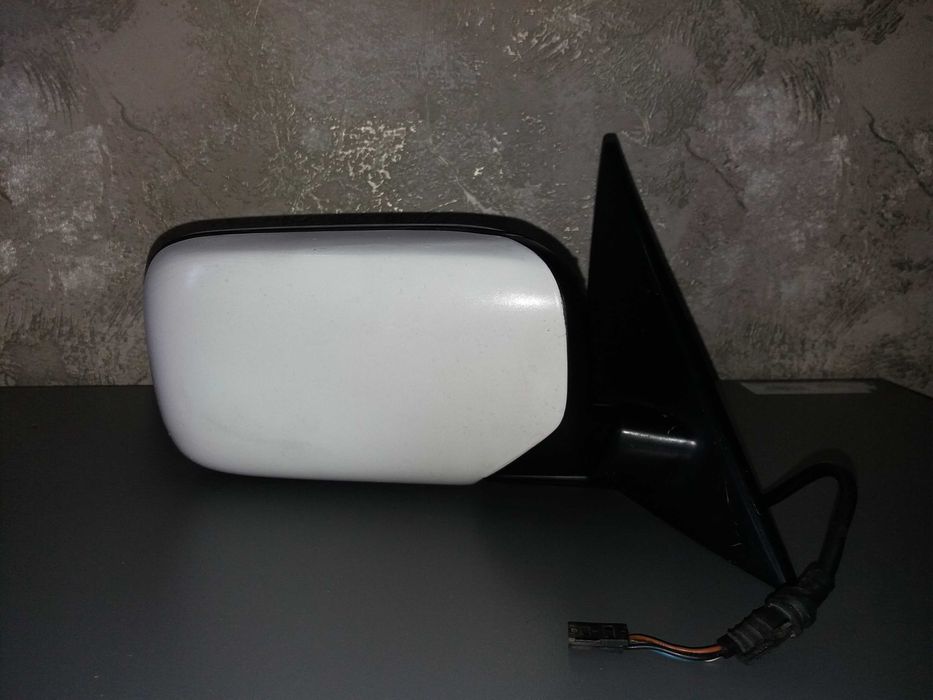 Продам зеркала на BMW  E34