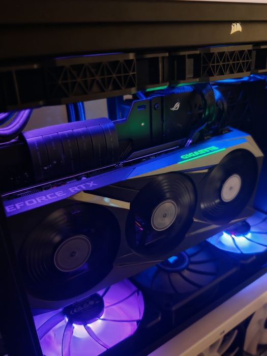 Vand placa video gigabyte rtx 3070 gaming oc impecabilă la cutie