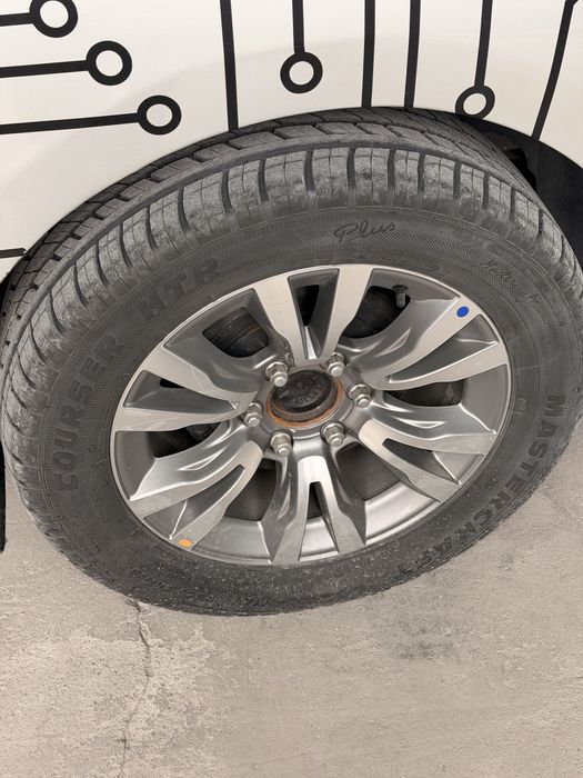 Шины 255х55 R18 хорошее состояние