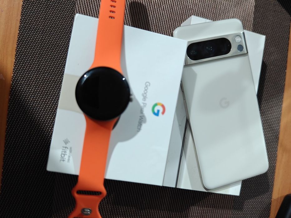 Google Pixel 8 pro и Pixel watch 1