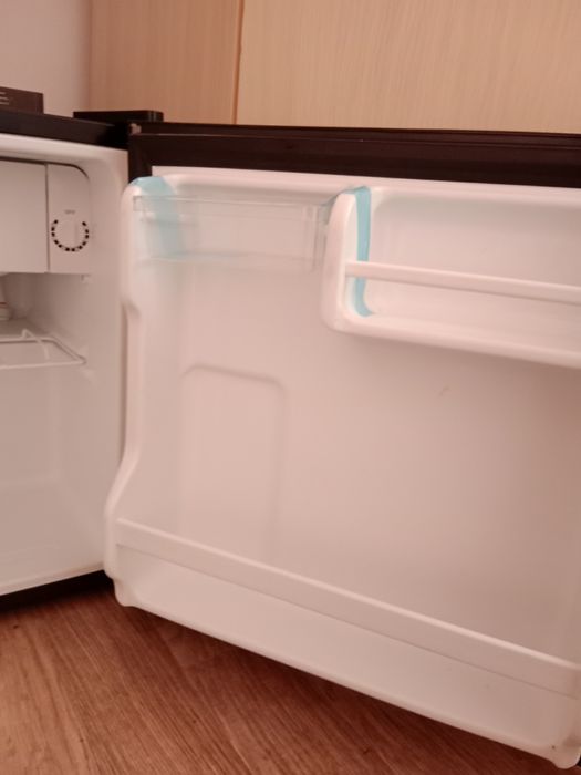 Холодильник компактный DEXP TF050D