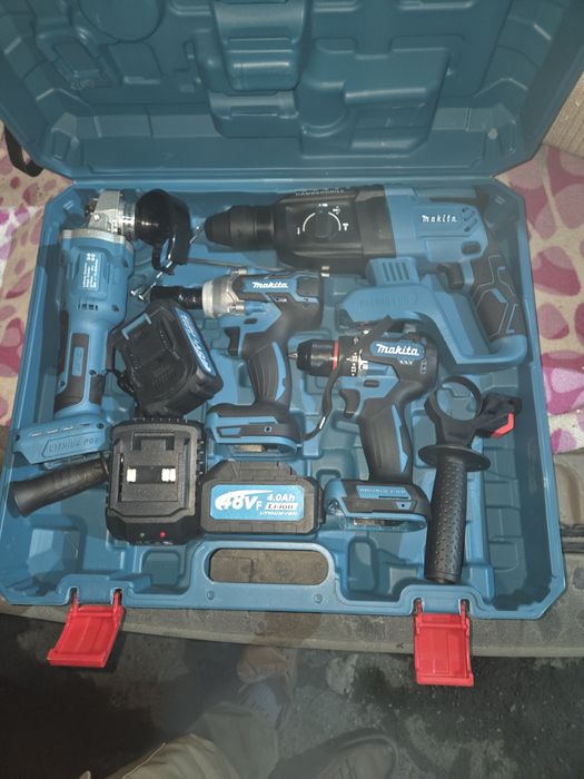 Продам набор электроинструмента 4в1