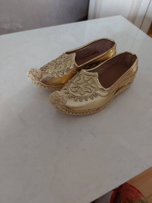 Продам туфельки.