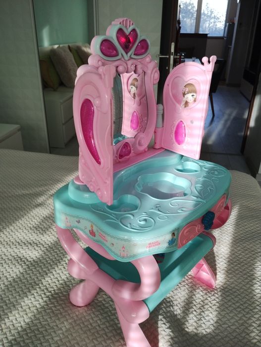 Детска тоалетка за игра