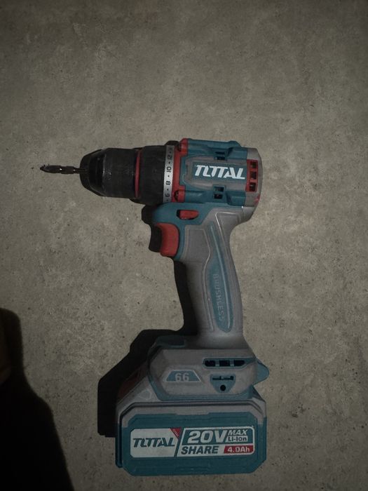 Total шуруповерт