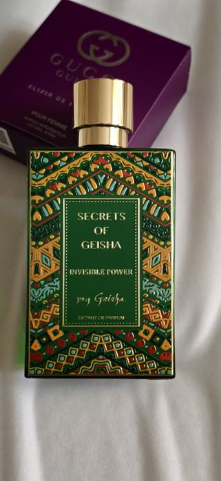 Vând extract parfum Secrets of Geisha .