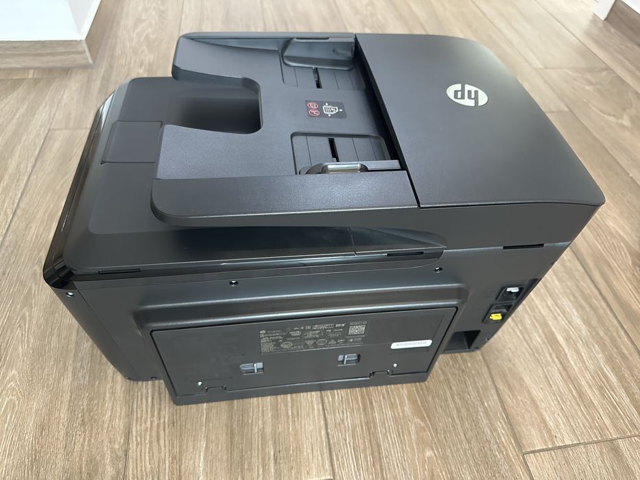 Vand imprimanta pentru piese HP OfficeJet Pro 8715 PRINT FAX SCAN COPY WEB