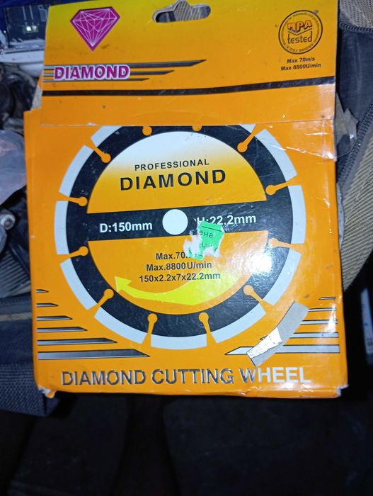 Диск алмазные 1,1милиметр режется без сколов