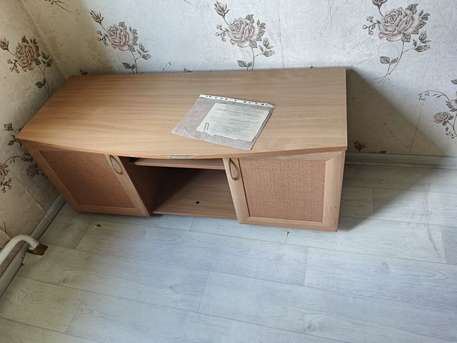 Отдам бесплатно тумбу.