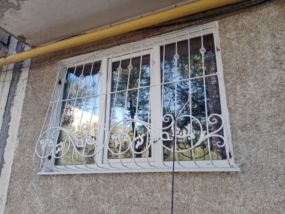 Решётки на окна металлические