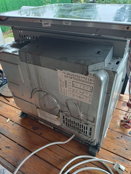 Комплект фурна BOSCH с керамичен плод