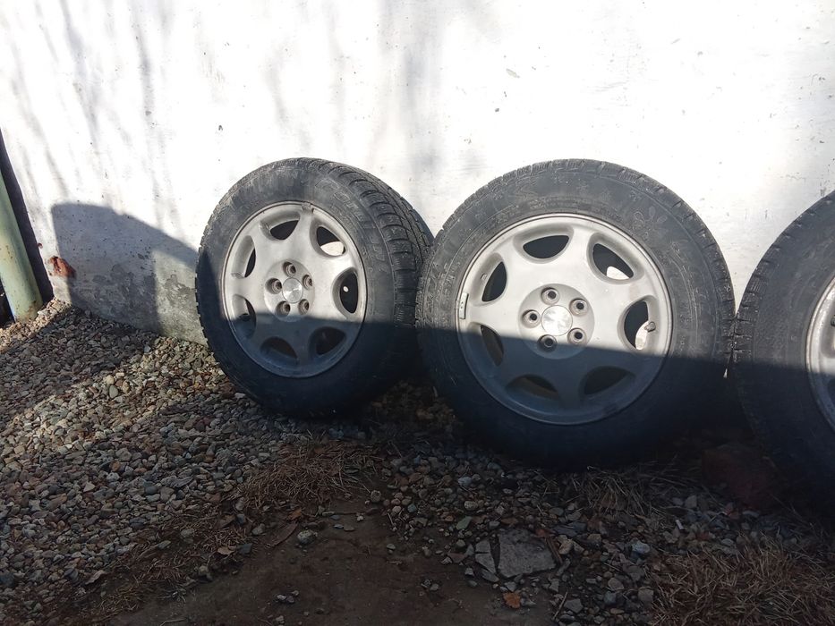 Продам комплект зимних колёс на Subaru.