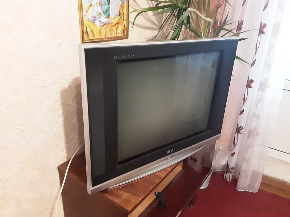Продаю Телевизор LG