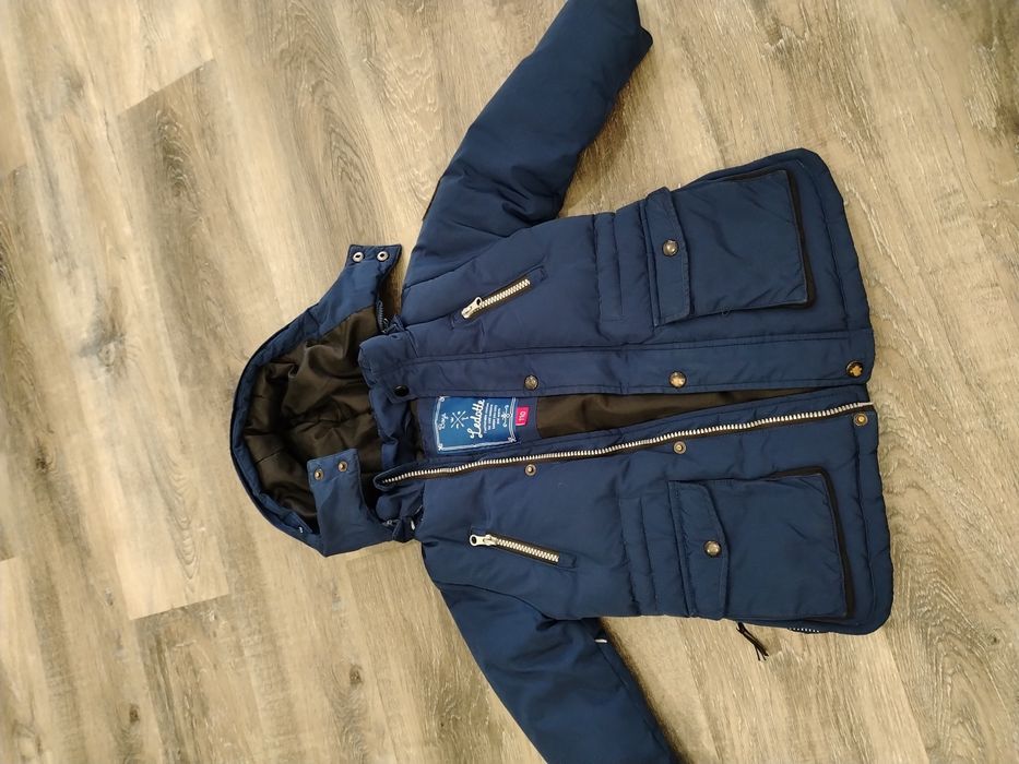 Продам куртки 3 шт за 5000 тенге тёплые на 2-3 года