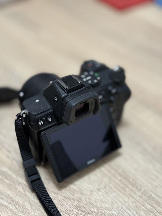 Nikon z5 + adapter lens