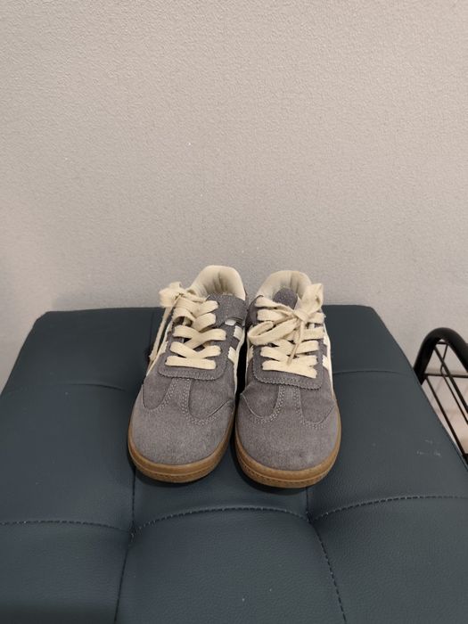 Продам кроссовки детские