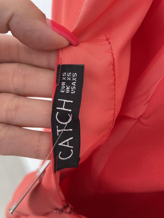 Vand rochie corai noua