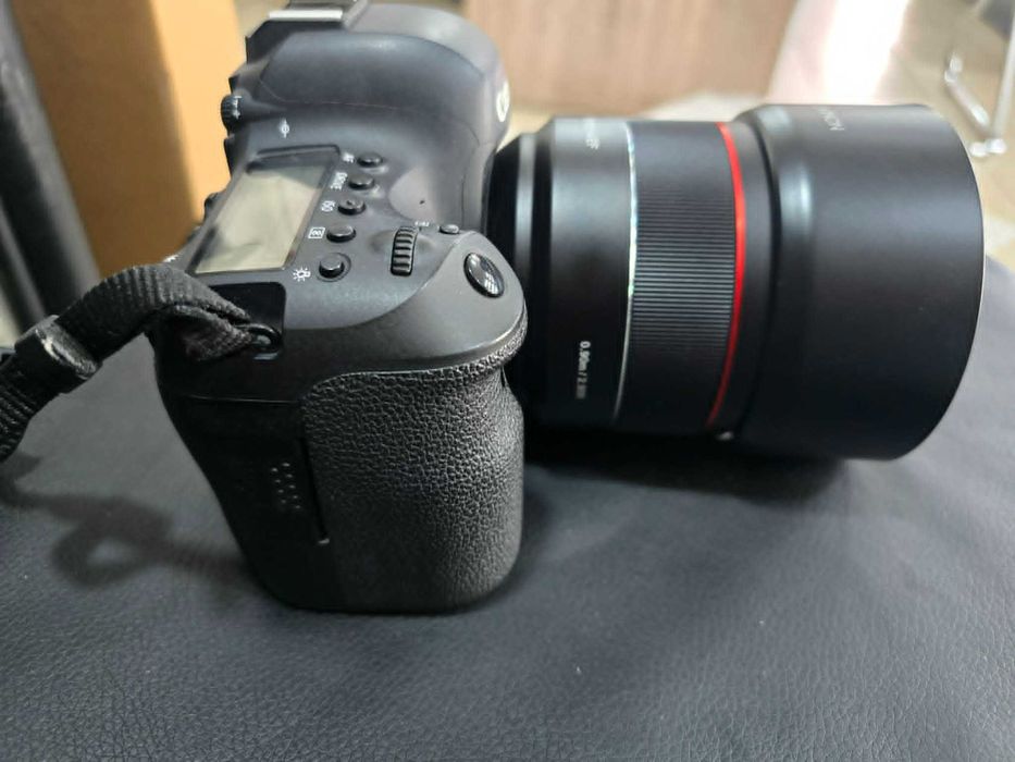 Фотоапарат Canon EOS 6D Mark II + два обектива