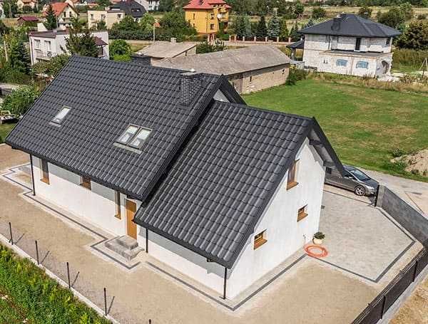 Графитовый цвет крыши дома фото