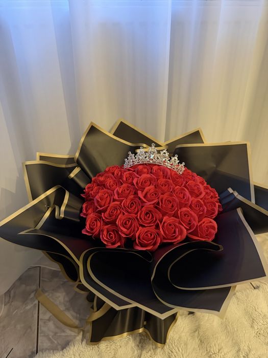 Buchet premium cu 49 trandafiri roșii