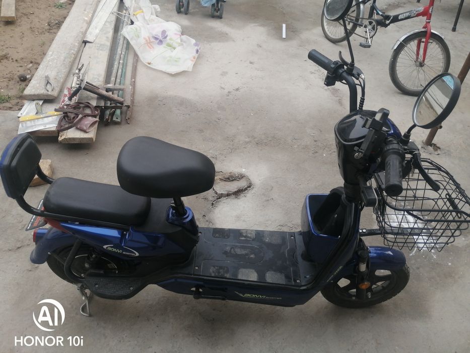 Elektron skuter sotiladi