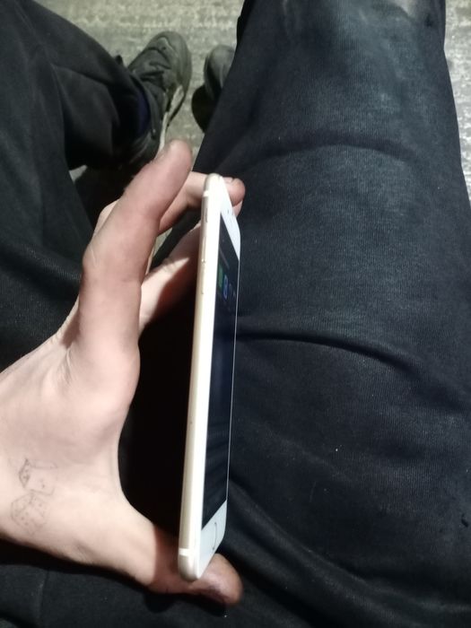 Продам Айфон 7 plus 128гб