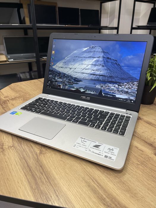 Стильный Asus с металлическим корпусом