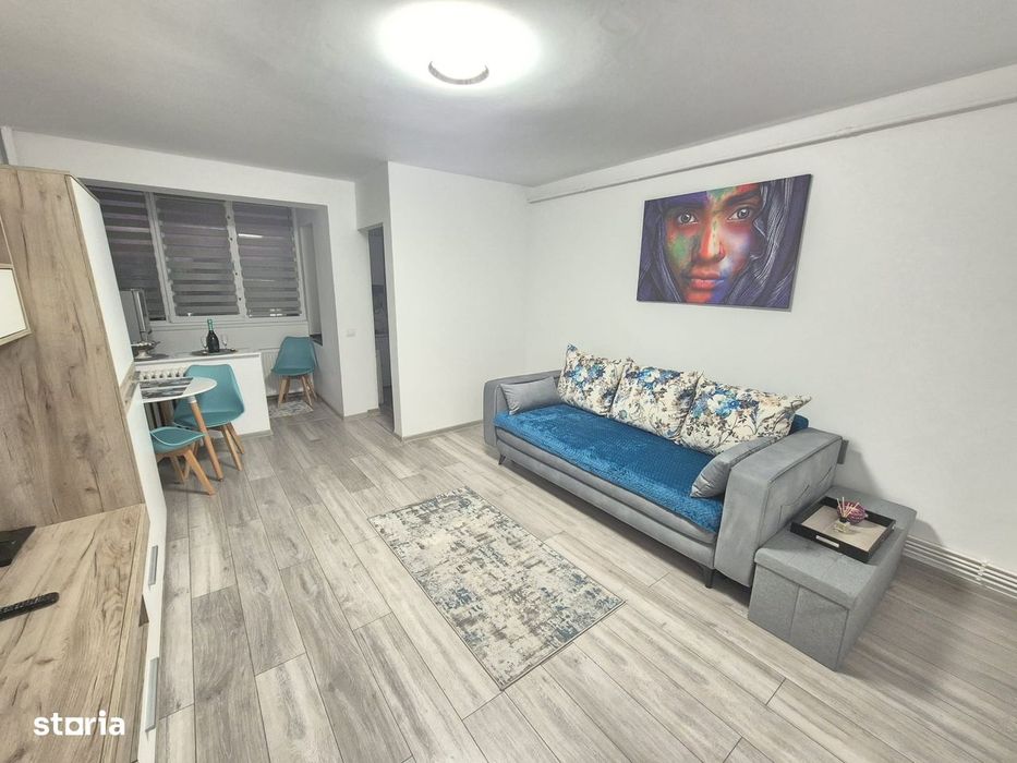 Inchiriere Garsoniera cocheta zona Coresi Tractorul