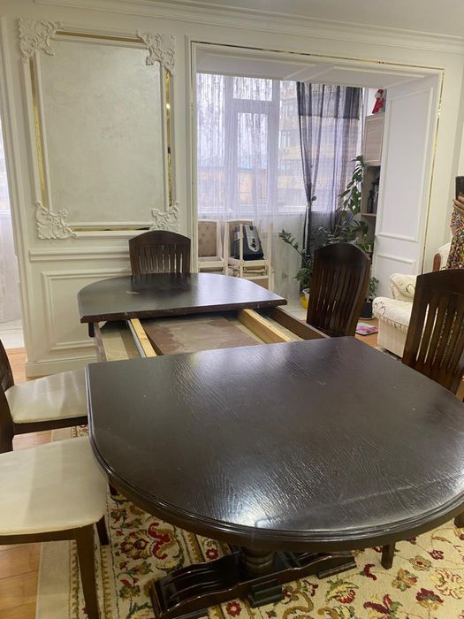 Обеденный стол из красного дуба