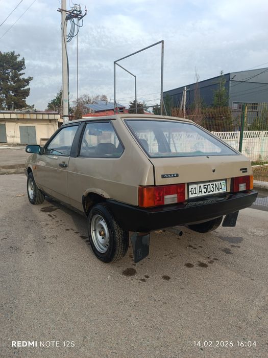 Лада Ваз 2108 Спутник 1987 года.