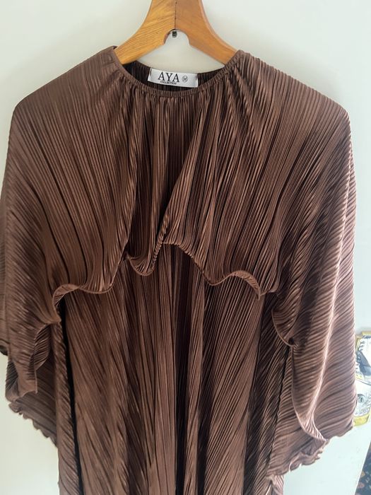 Платье с ремешком по талии