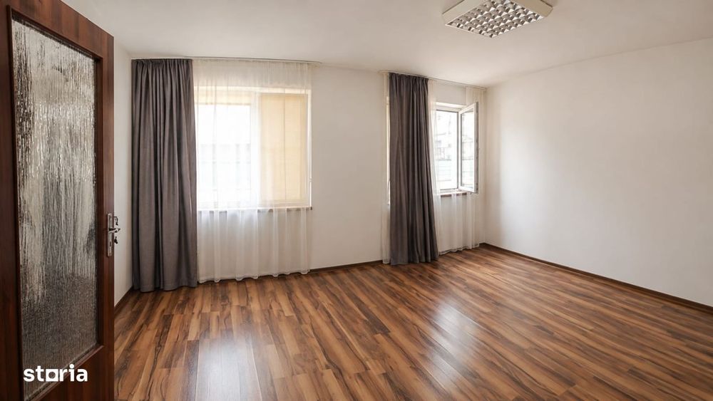 Clădire comercială 725 mp + Hală 139 mp + Anexe, Teren 905 mp
