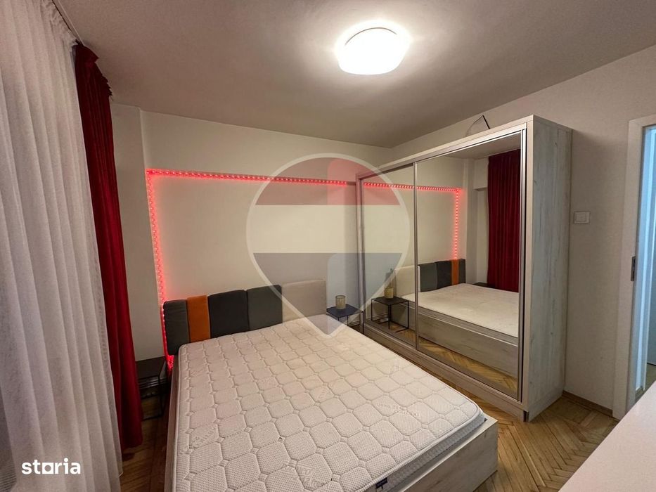 2 camere langa Elena Cuza — fotografia 1