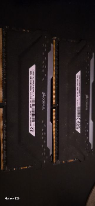 DDR 4 rgb 4 x 8 . 32 Gb