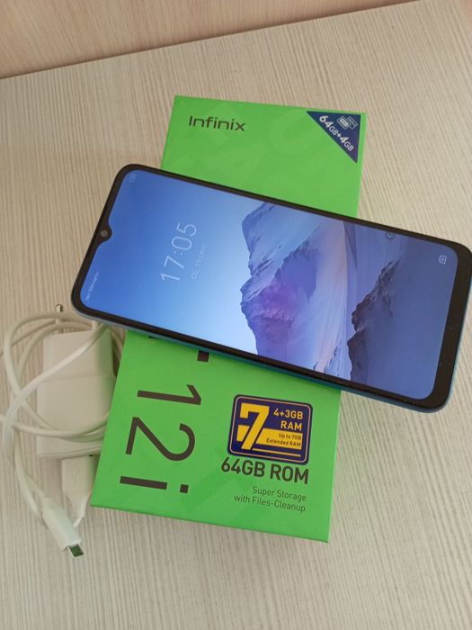 Продам телефон срочно