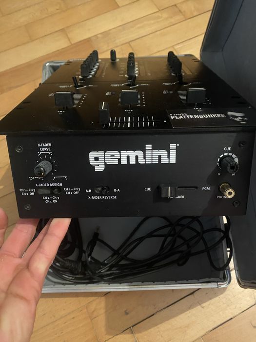 DJ Миксер Gemini UMX 9,Усилвател