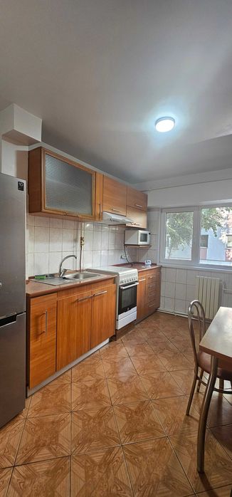 Apartament 3 camere de vanzare