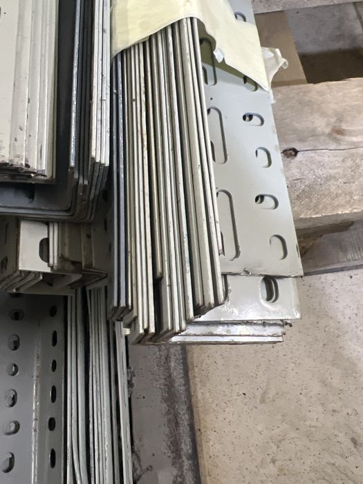 Продам стеллажи, полки