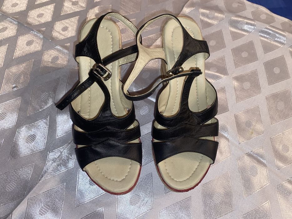 Sandale cu toc 36