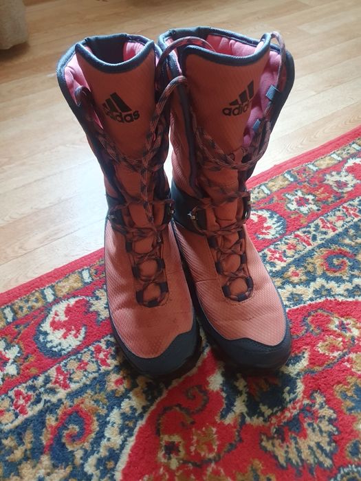 Ботинки Adidas фирменный