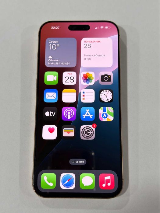 iPhone 16 Pro Max 100% Battery