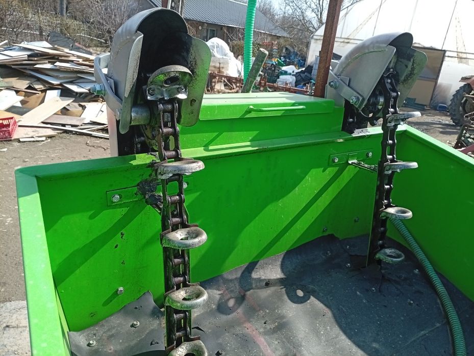 Vând banda de scos cartofi și mașina de plantat cartofi la pachet