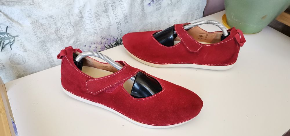 Червени обувки Think! 37.5н.Естествена велур