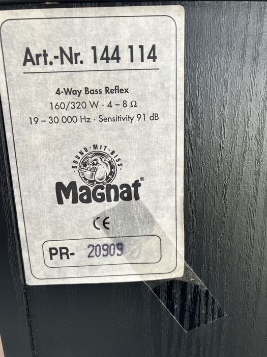Magnat Set 2 Boxe De Podea ca noi, 4-Way Bass Reflex