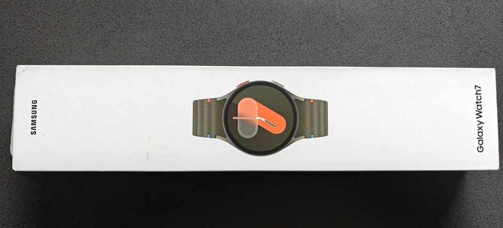 НЕРАЗПЕЧАТАН! Смарт часовник със SIM карта - Samsung Galaxy Watch7