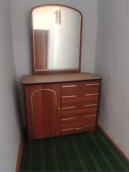 Продается спальный гарнитур